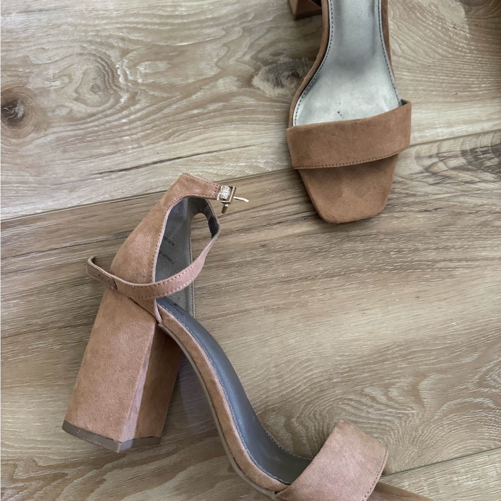 Elegant Tan Block Heel Sandals